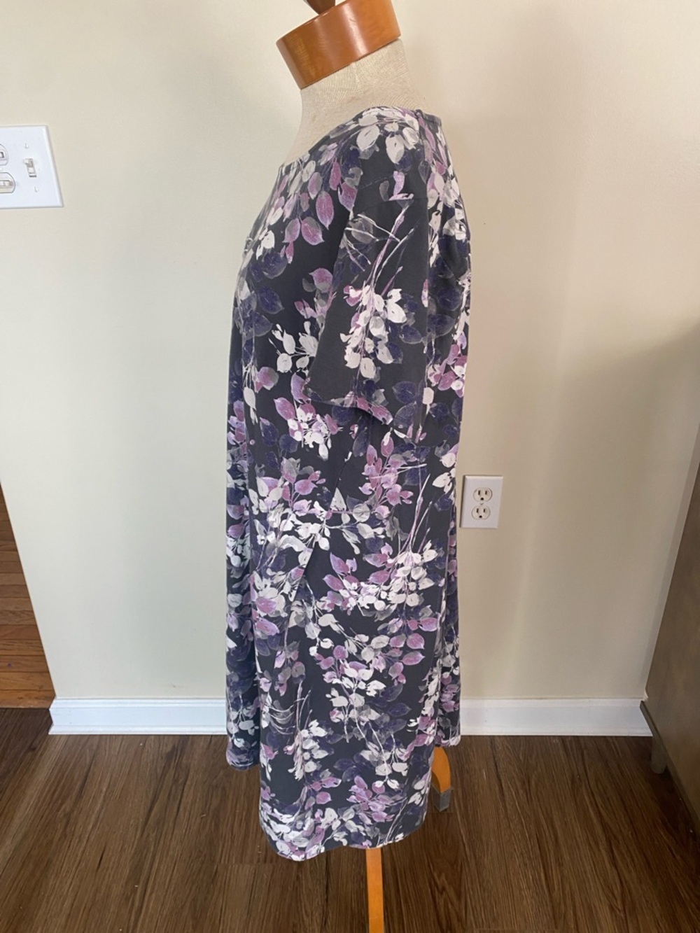J. Jill Floral Short-Sleeve A-Line Dress in Gray and Purple floral prima cotton - Picture 3 of 9